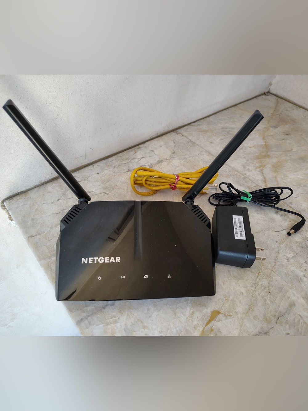 NETGEAR AC 1200 Black Wireless Router with Dual Antennas Ethernet Cable